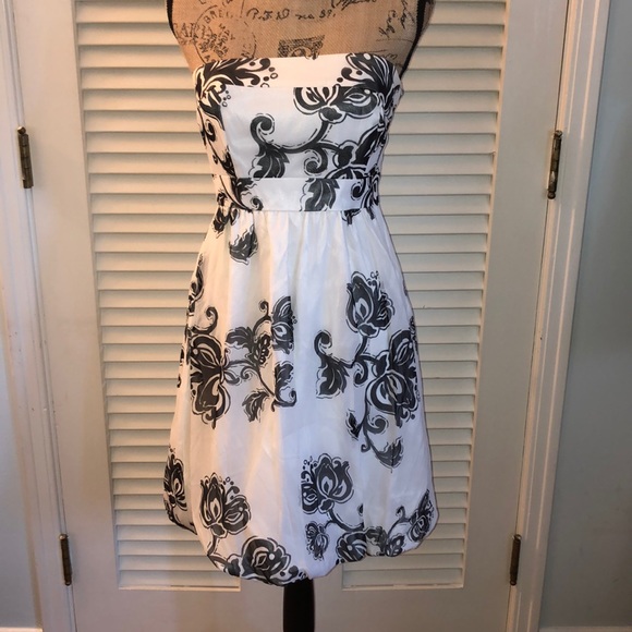 White House Black Market Dresses & Skirts - NWT! WH|BM Bubble Skirted Dress